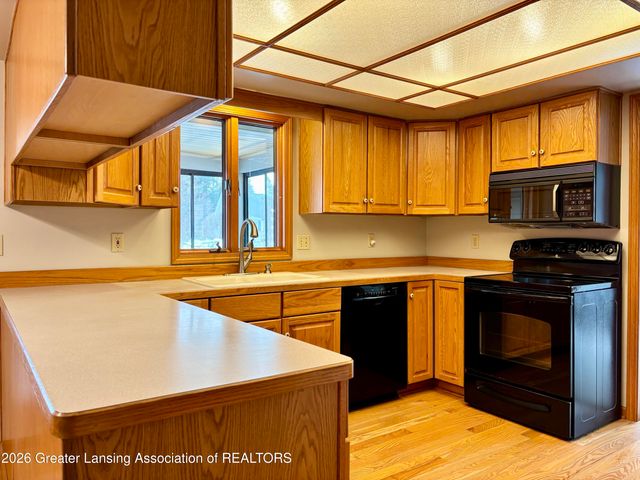 5091 Runnymede Drive, Holt, MI 48842