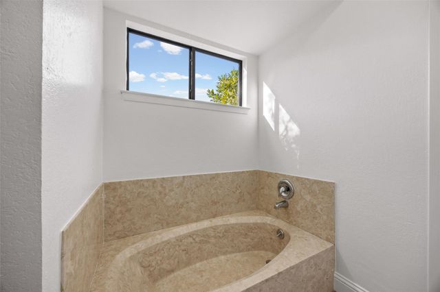 11306 Pickfair DR, Austin, TX 78750