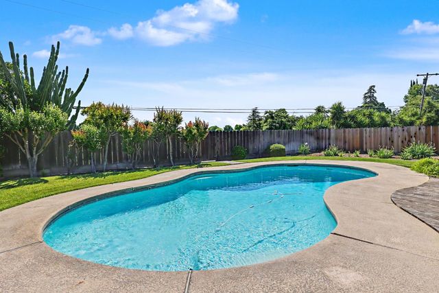 3058 El Capitan, Merced, CA 95340