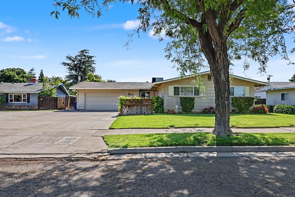 3058 El Capitan, Merced, CA 95340