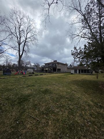 641 Dunleavy Drive, Highland, MI 48356