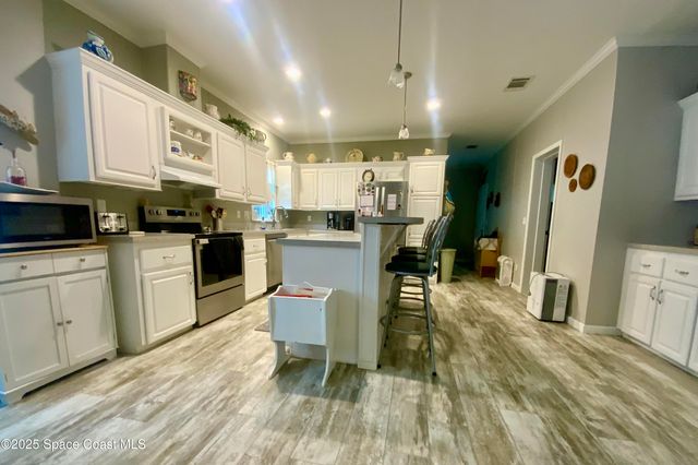 379 Holiday Park Boulevard NE, Palm Bay, FL 32907