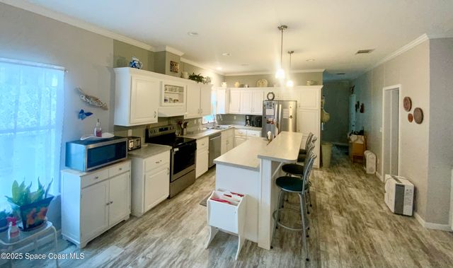 379 Holiday Park Boulevard NE, Palm Bay, FL 32907