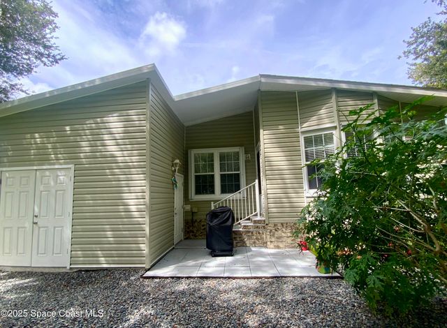 379 Holiday Park Boulevard NE, Palm Bay, FL 32907