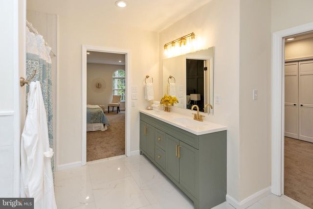 17 BLATHERWICK DR, Berlin, NJ 08009