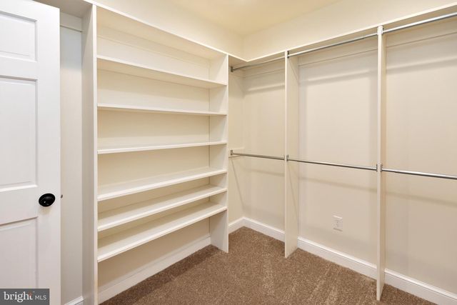 17 BLATHERWICK DR, Berlin, NJ 08009
