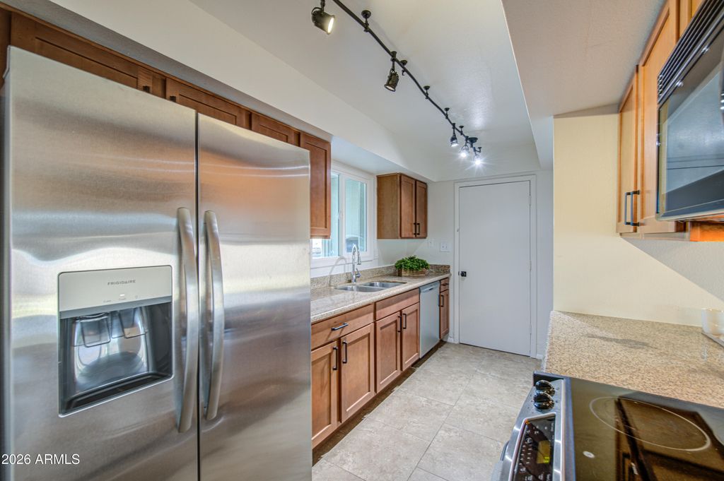 4031 W Denton Lane, Phoenix, AZ 85019 — photo 4