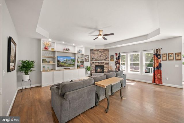 11677 KAHNS RD, Manassas, VA 20112