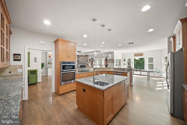11677 KAHNS RD, Manassas, VA 20112