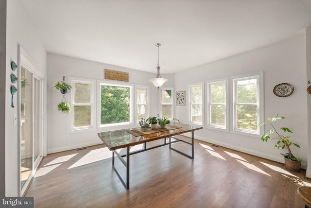 11677 KAHNS RD, Manassas, VA 20112
