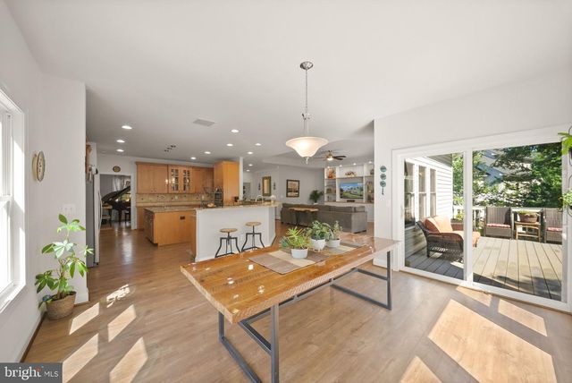 11677 KAHNS RD, Manassas, VA 20112