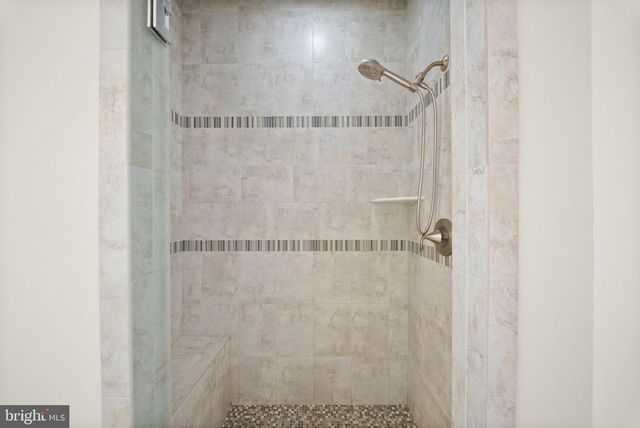 11677 KAHNS RD, Manassas, VA 20112