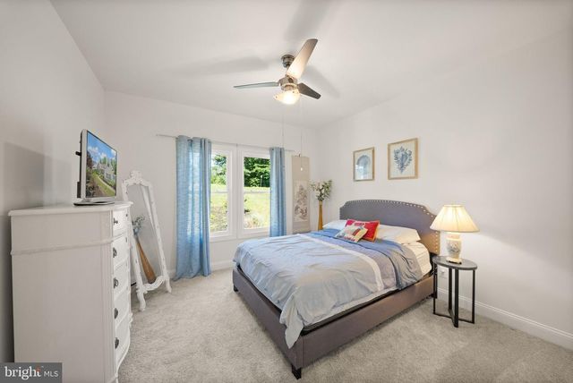 11677 KAHNS RD, Manassas, VA 20112