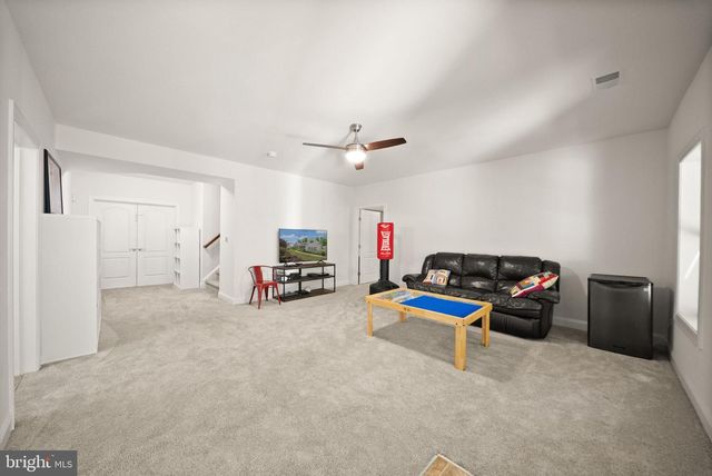 11677 KAHNS RD, Manassas, VA 20112