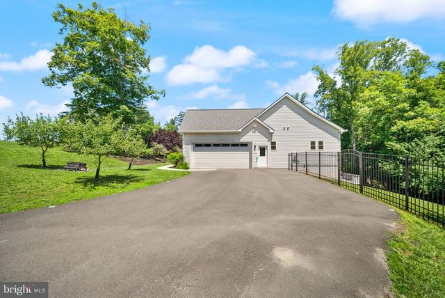 11677 KAHNS RD, Manassas, VA 20112