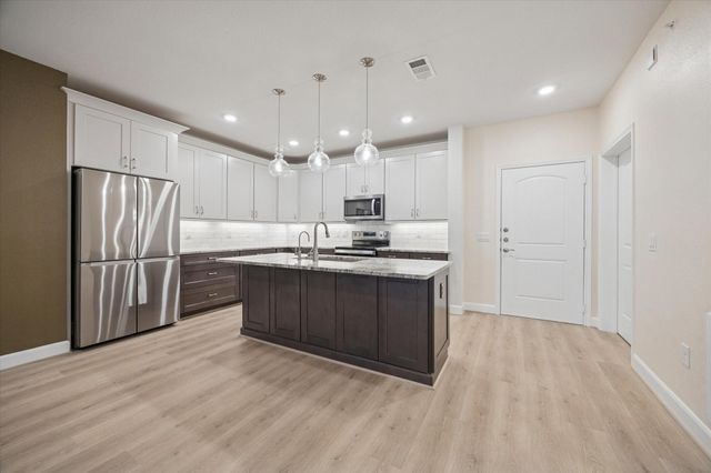 6804 Westview Drive 2205, Houston, TX 77055