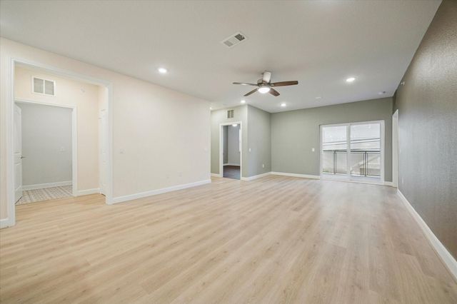 6804 Westview Drive 2205, Houston, TX 77055