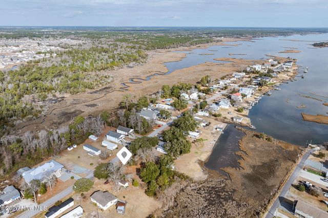 144 Atkinson Point Road, Holly Ridge, NC 28445