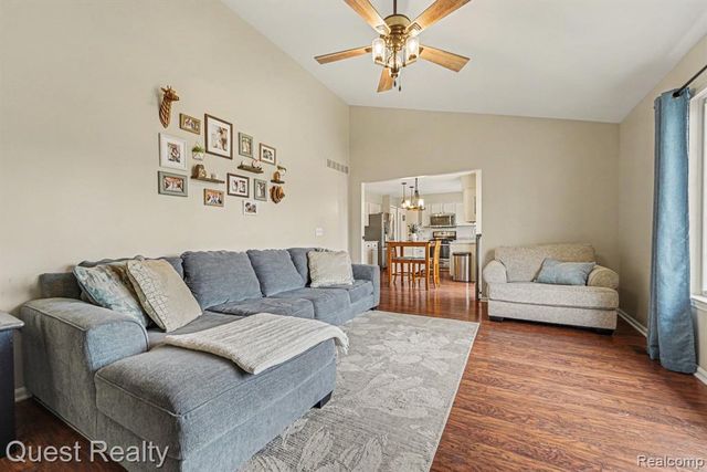 491 River Ridge Drive, Waterford, MI 48327