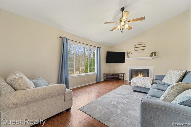 491 River Ridge Drive, Waterford, MI 48327