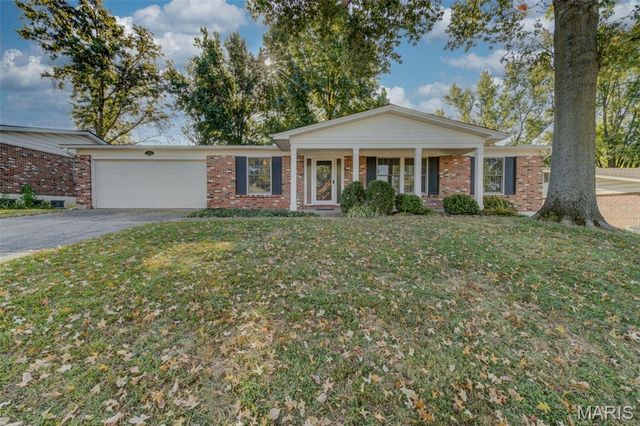 11880 Archerton Drive, Bridgeton, MO 63044