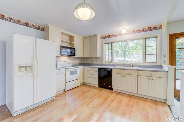 11880 Archerton Drive, Bridgeton, MO 63044