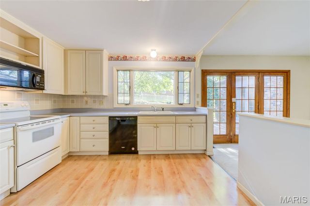 11880 Archerton Drive, Bridgeton, MO 63044