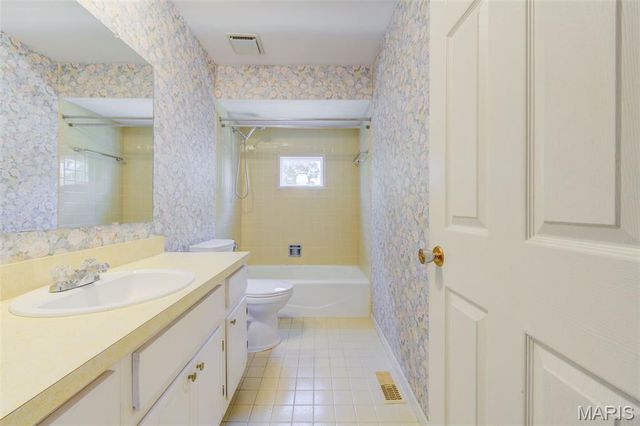 11880 Archerton Drive, Bridgeton, MO 63044