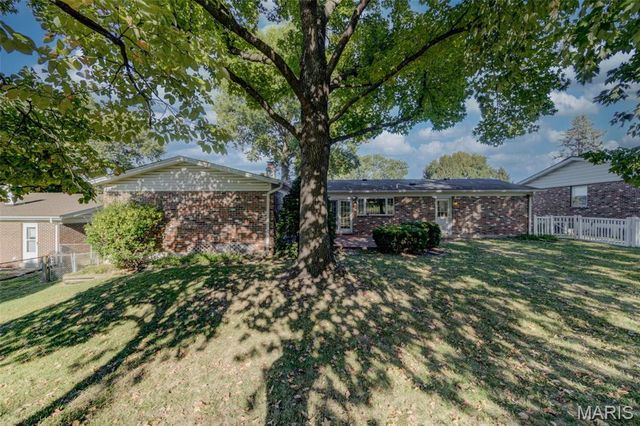 11880 Archerton Drive, Bridgeton, MO 63044