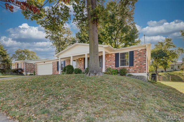 11880 Archerton Drive, Bridgeton, MO 63044