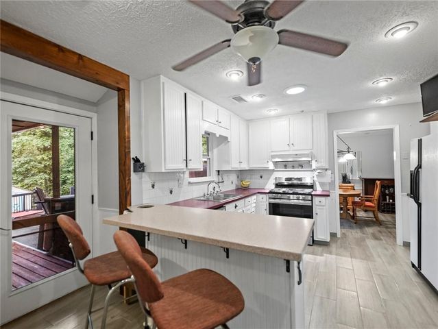 2956 Springlake Drive, Buford, GA 30519
