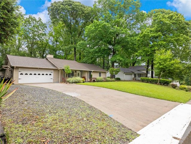 2956 Springlake Drive, Buford, GA 30519