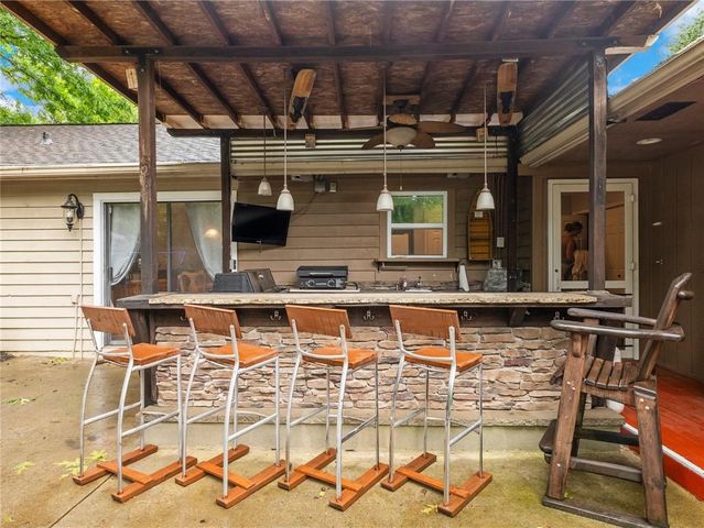 2956 Springlake Drive, Buford, GA 30519