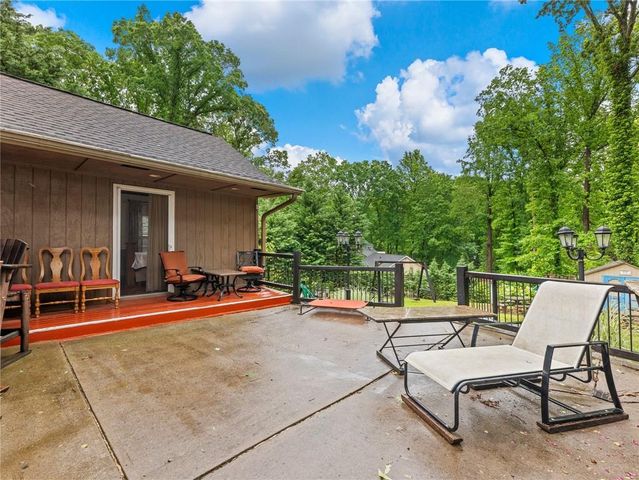 2956 Springlake Drive, Buford, GA 30519