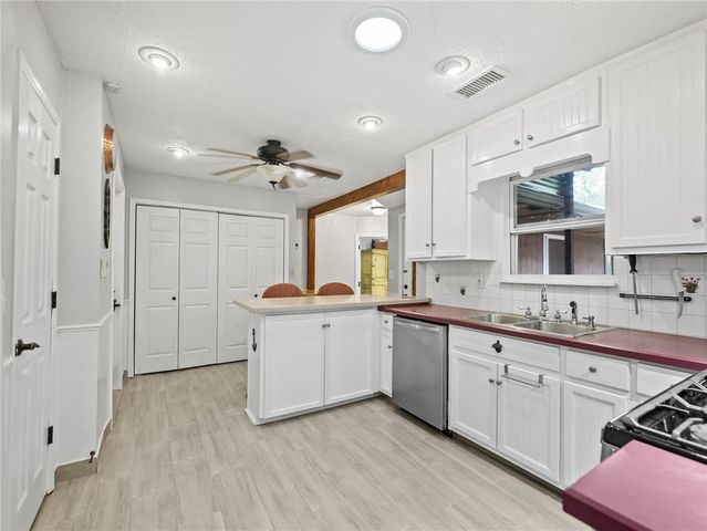 2956 Springlake Drive, Buford, GA 30519