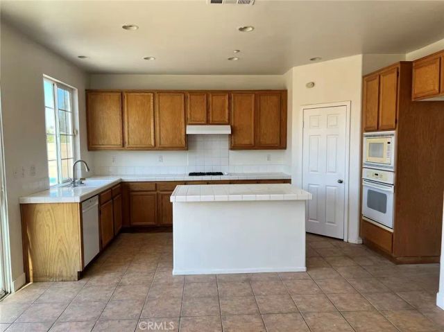 16651 Limekin, Fontana, CA 92336