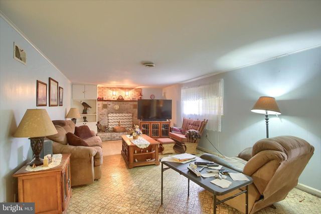 117 PEARL DRIVE, Carlisle, PA 17013