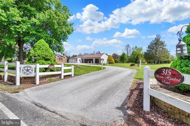 315 700 RD, New Oxford, PA 17350