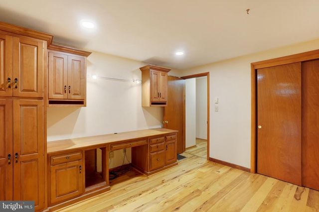315 700 RD, New Oxford, PA 17350