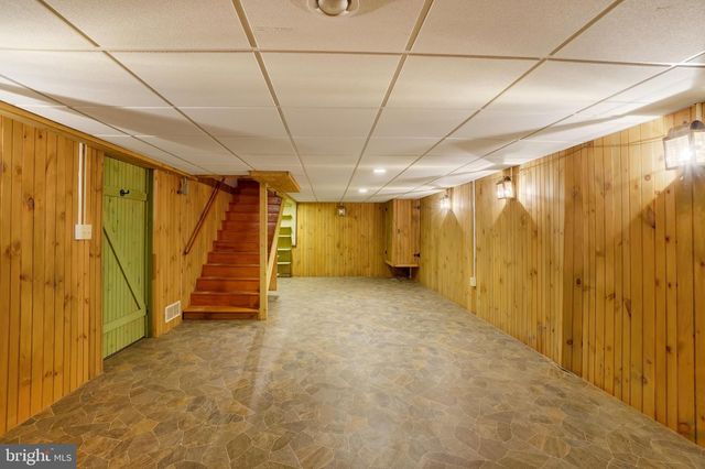 315 700 RD, New Oxford, PA 17350