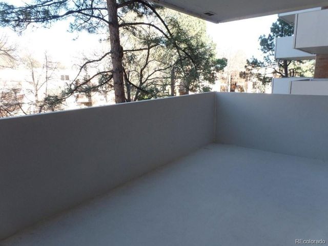 2880 S Locust St 303S, Denver, CO 80222