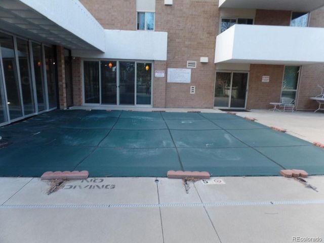 2880 S Locust St 303S, Denver, CO 80222