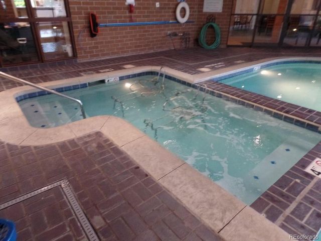 2880 S Locust St 303S, Denver, CO 80222