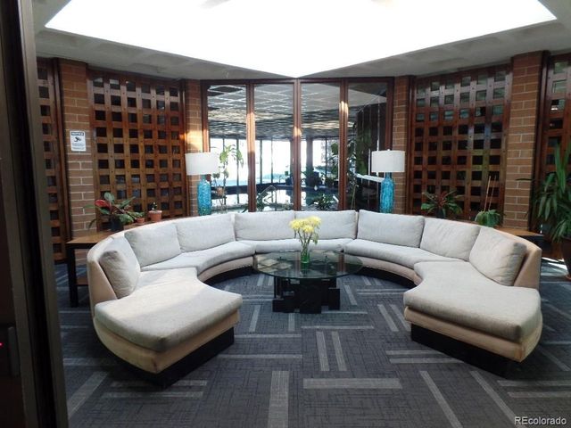 2880 S Locust St 303S, Denver, CO 80222