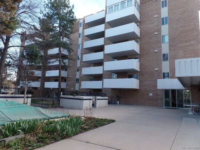 2880 S Locust St 303S, Denver, CO 80222