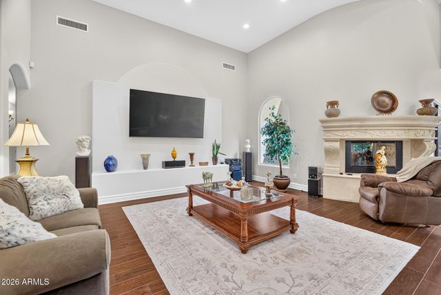 2900 E JADE Place, Chandler, AZ 85286