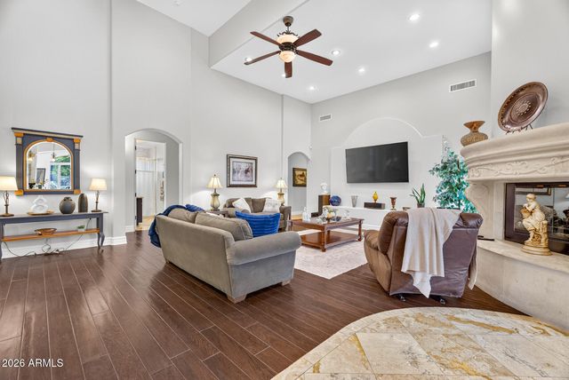 2900 E JADE Place, Chandler, AZ 85286