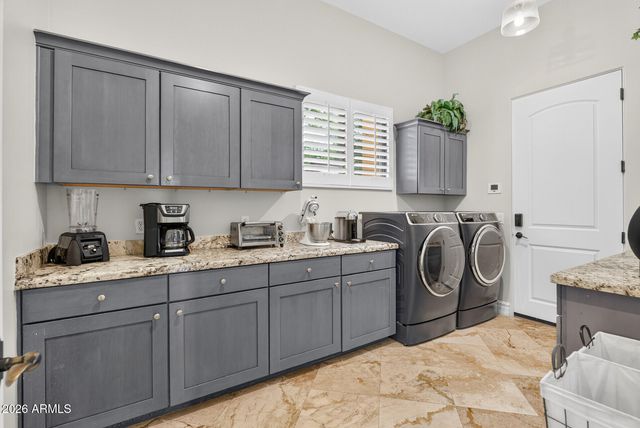 2900 E JADE Place, Chandler, AZ 85286