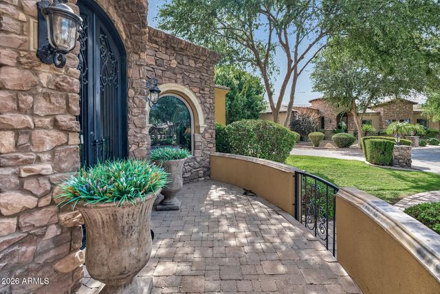 2900 E JADE Place, Chandler, AZ 85286