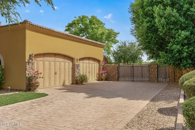 2900 E JADE Place, Chandler, AZ 85286